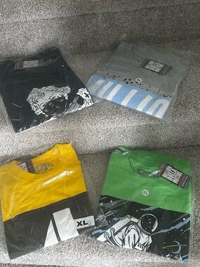 Graphic Short Sleeve Tee - Green Astronaut Design by (unbranded) - XL